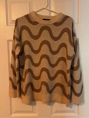 Neutral Wave Pattern Crewneck Sweater